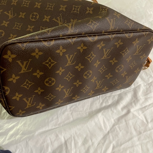 Like new Authentic Louis Vuitton neverfull - Picture 5 of 5